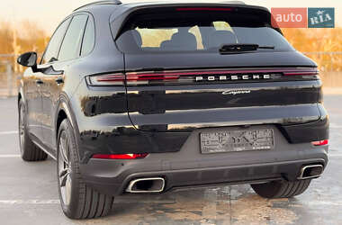 Позашляховик / Кросовер Porsche Cayenne 2023 в 