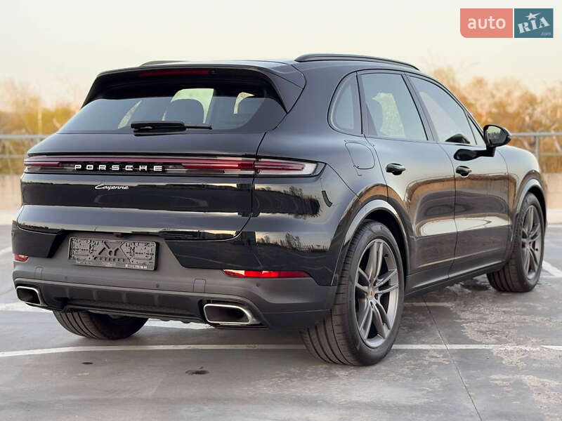 Внедорожник / Кроссовер Porsche Cayenne 2023 в Киеве