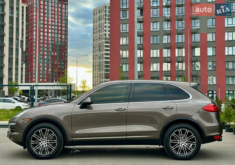 Внедорожник / Кроссовер Porsche Cayenne 2012 в Киеве