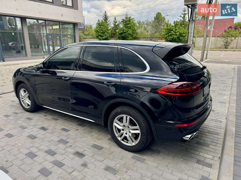 Внедорожник / Кроссовер Porsche Cayenne 2016 в Киеве