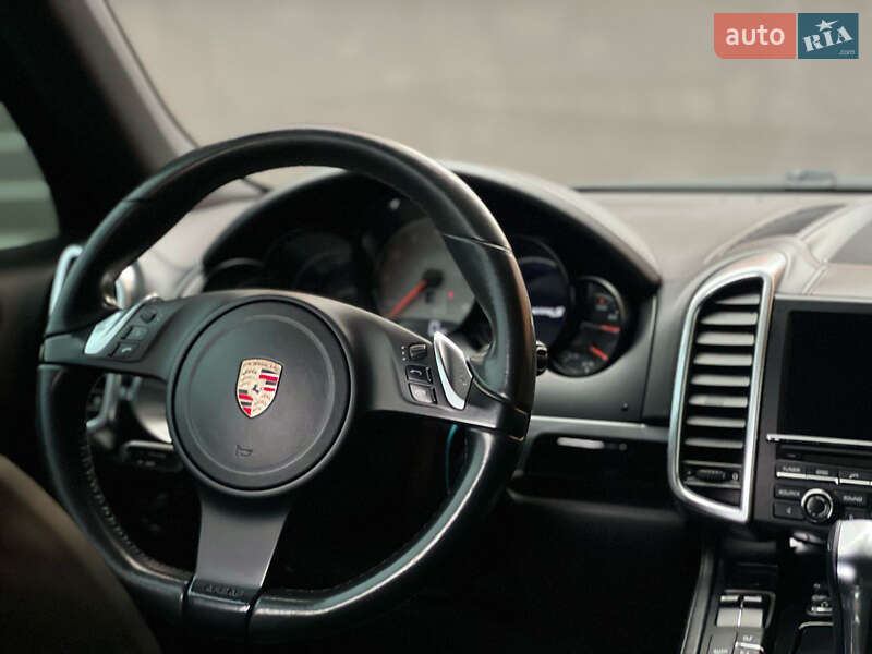 Позашляховик / Кросовер Porsche Cayenne 2011 в Івано-Франківську