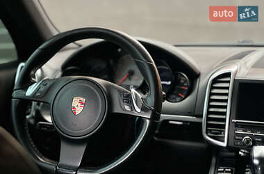 Внедорожник / Кроссовер Porsche Cayenne 2011 в 