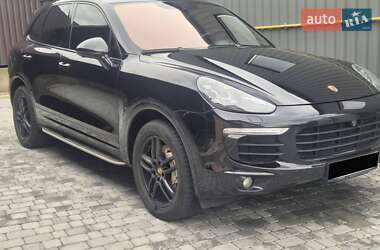 Позашляховик / Кросовер Porsche Cayenne 2016 в 