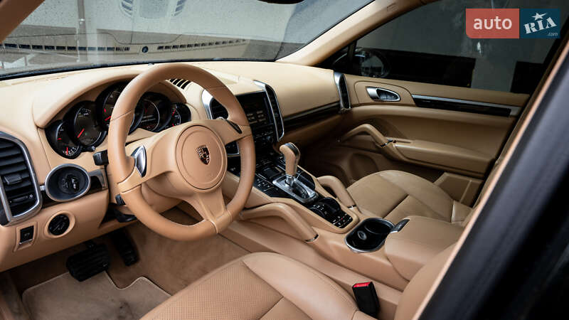 Позашляховик / Кросовер Porsche Cayenne 2013 в Львові