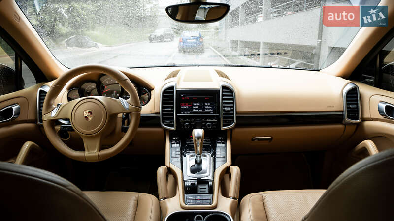 Позашляховик / Кросовер Porsche Cayenne 2013 в Львові