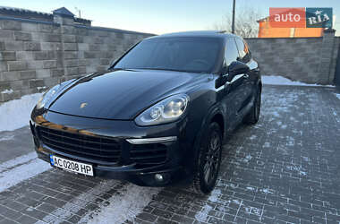 Позашляховик / Кросовер Porsche Cayenne 2016 в Луцьку