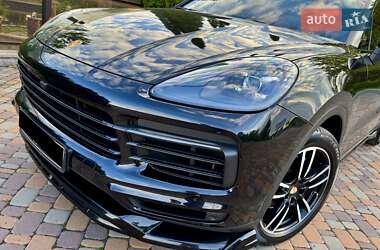 Позашляховик / Кросовер Porsche Cayenne 2022 в 