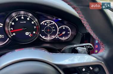 Позашляховик / Кросовер Porsche Cayenne 2022 в 