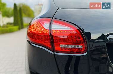 Внедорожник / Кроссовер Porsche Cayenne 2010 в 