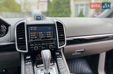 Внедорожник / Кроссовер Porsche Cayenne 2010 в 