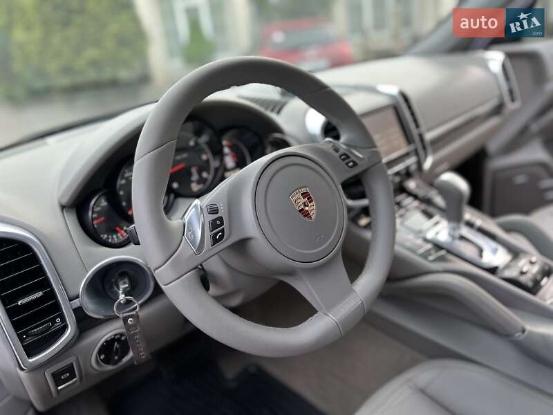 Позашляховик / Кросовер Porsche Cayenne 2010 в Хмельницькому