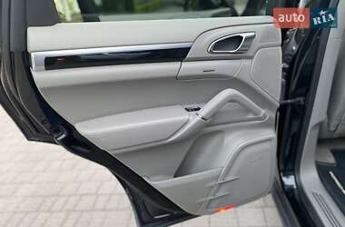 Внедорожник / Кроссовер Porsche Cayenne 2010 в 
