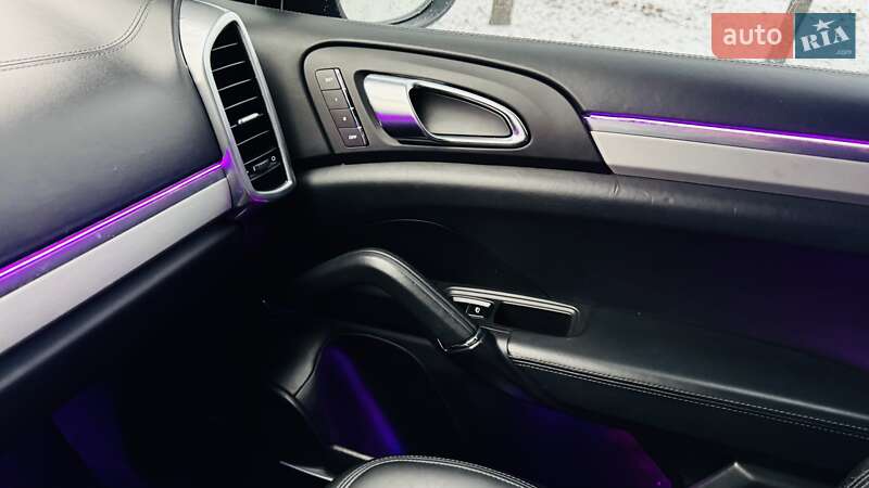 Внедорожник / Кроссовер Porsche Cayenne 2010 в Киеве