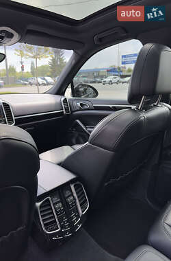 Позашляховик / Кросовер Porsche Cayenne 2013 в 