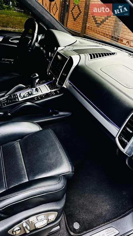 Внедорожник / Кроссовер Porsche Cayenne 2010 в Киеве