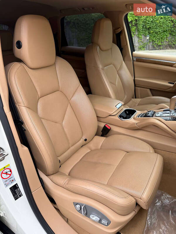 Внедорожник / Кроссовер Porsche Cayenne 2010 в Днепре