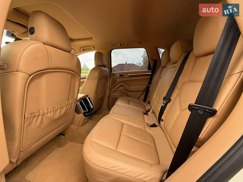 Внедорожник / Кроссовер Porsche Cayenne 2010 в Днепре