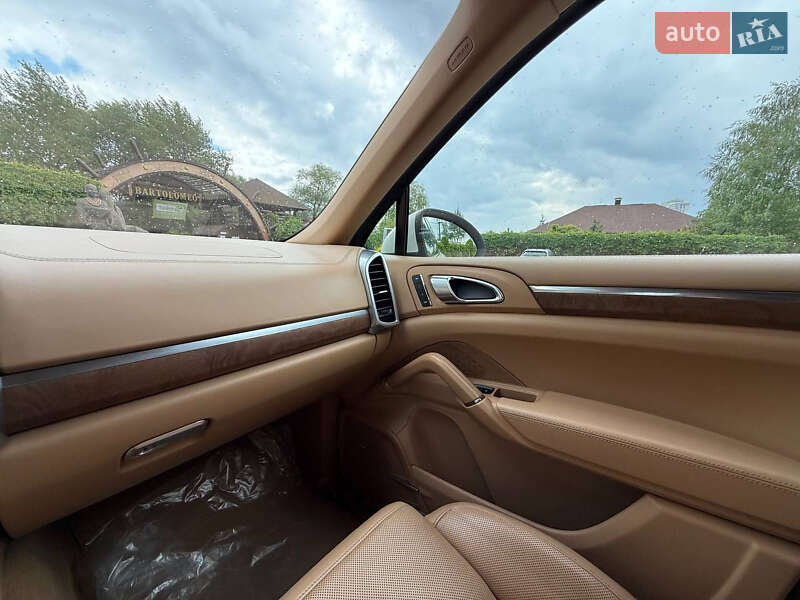 Внедорожник / Кроссовер Porsche Cayenne 2010 в Днепре