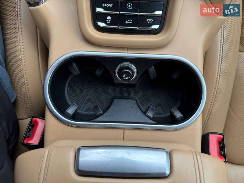 Внедорожник / Кроссовер Porsche Cayenne 2010 в Днепре