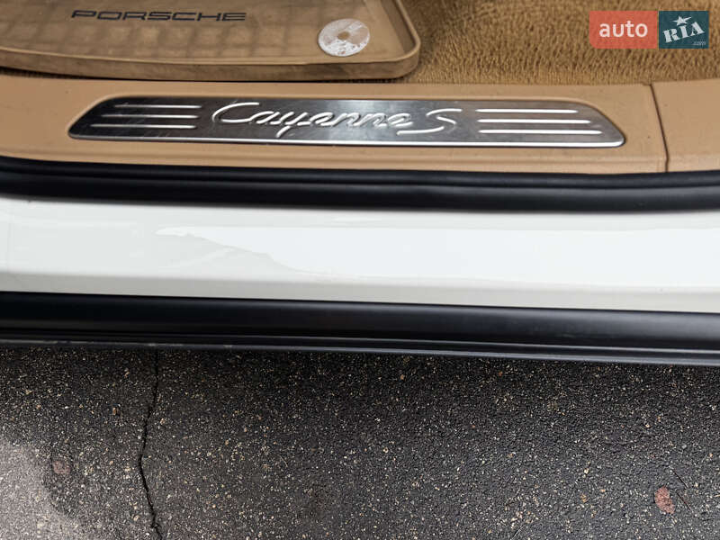 Внедорожник / Кроссовер Porsche Cayenne 2010 в Днепре