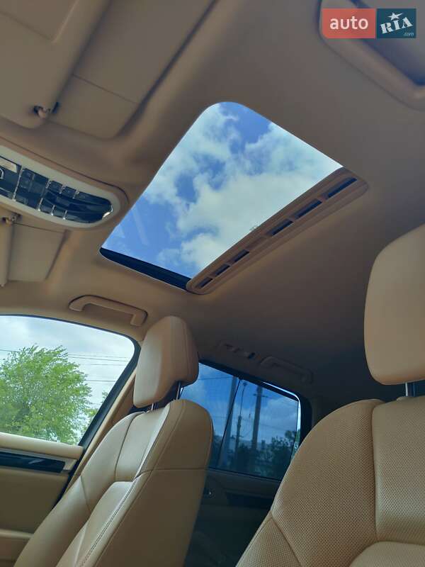 Внедорожник / Кроссовер Porsche Cayenne 2014 в Днепре