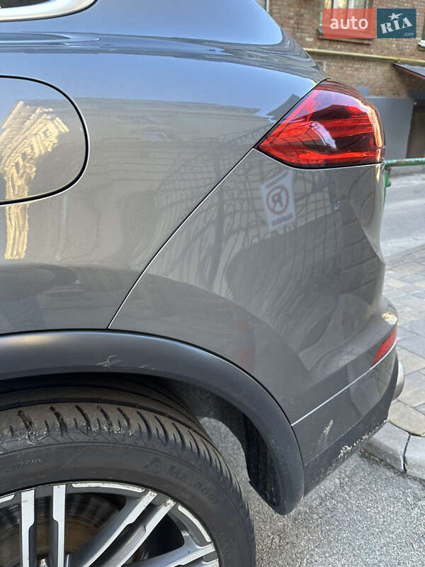 Внедорожник / Кроссовер Porsche Cayenne 2015 в Киеве