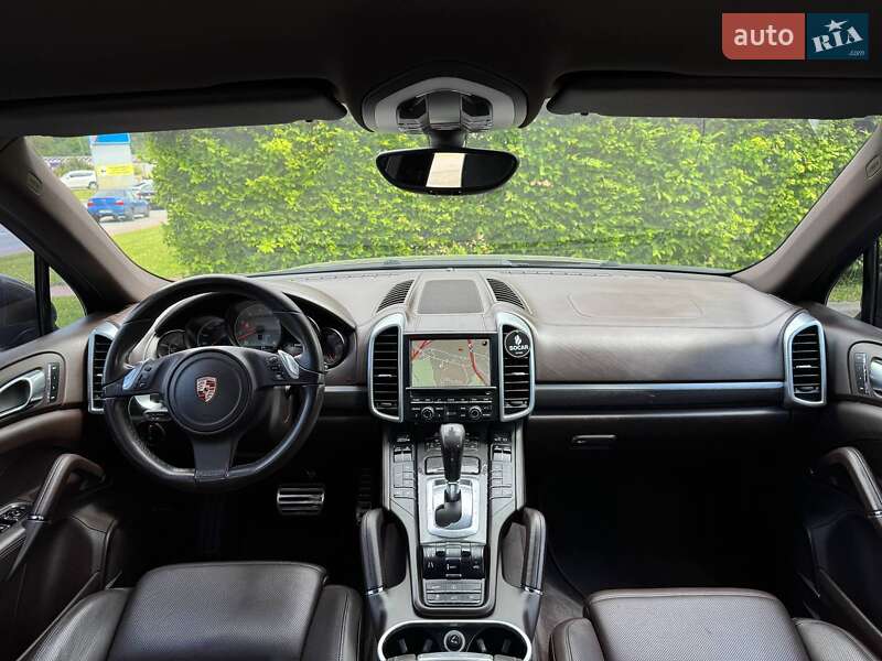 Внедорожник / Кроссовер Porsche Cayenne 2011 в Киеве