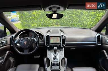 Внедорожник / Кроссовер Porsche Cayenne 2011 в 