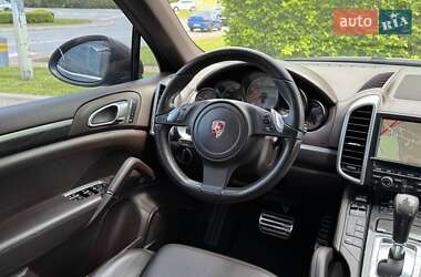 Внедорожник / Кроссовер Porsche Cayenne 2011 в 