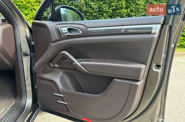 Внедорожник / Кроссовер Porsche Cayenne 2011 в 