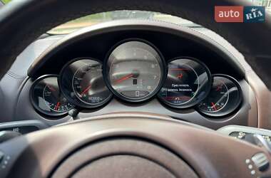 Внедорожник / Кроссовер Porsche Cayenne 2011 в 