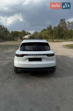 Внедорожник / Кроссовер Porsche Cayenne 2020 в 
