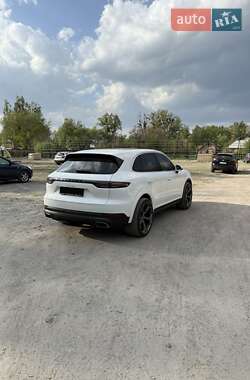 Внедорожник / Кроссовер Porsche Cayenne 2020 в 