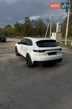 Внедорожник / Кроссовер Porsche Cayenne 2020 в 