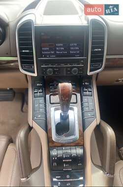 Внедорожник / Кроссовер Porsche Cayenne 2011 в 
