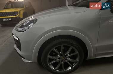 Внедорожник / Кроссовер Porsche Cayenne 2023 в 