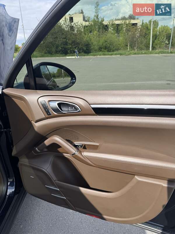 Внедорожник / Кроссовер Porsche Cayenne 2015 в Житомире фото 18 Внедорожник / Кроссовер Porsche Cayenne 2015 в Житомире