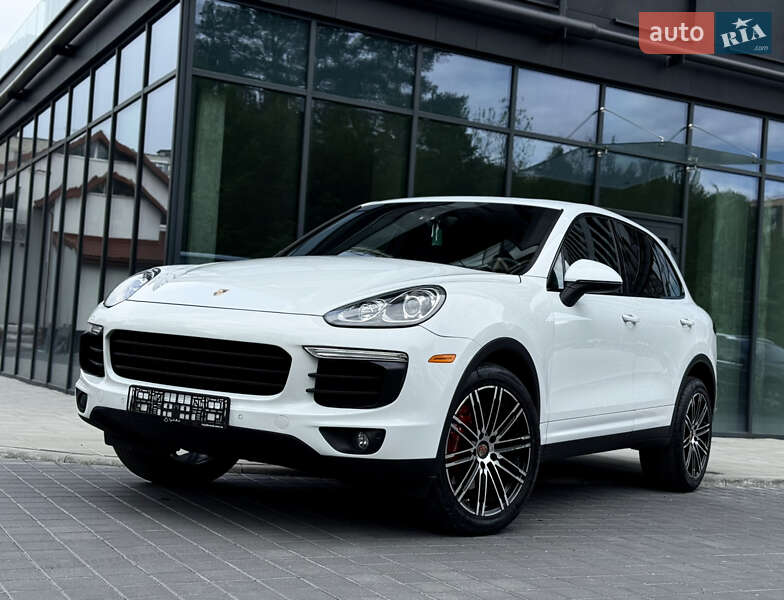Внедорожник / Кроссовер Porsche Cayenne 2015 в 