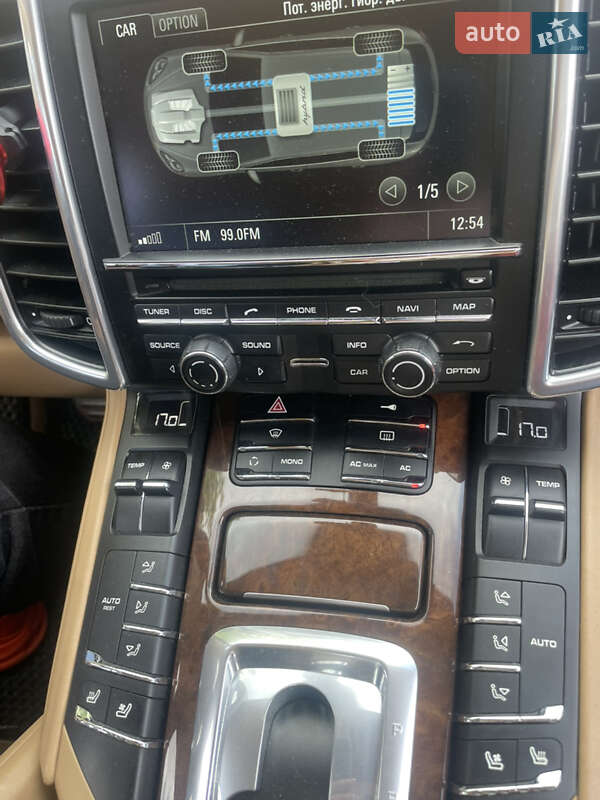 Позашляховик / Кросовер Porsche Cayenne 2011 в Переяславі