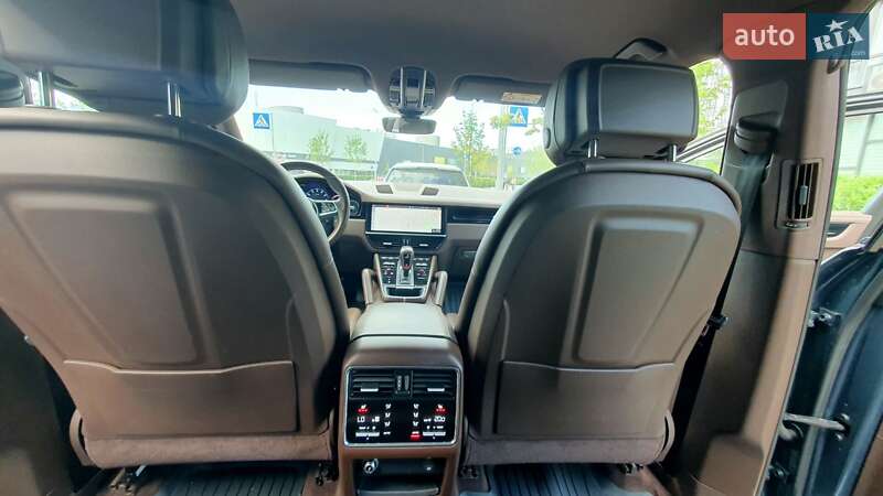 Внедорожник / Кроссовер Porsche Cayenne 2019 в Киеве