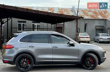 Позашляховик / Кросовер Porsche Cayenne 2010 в Києві