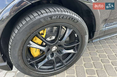 Позашляховик / Кросовер Porsche Cayenne 2009 в 