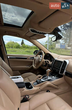 Внедорожник / Кроссовер Porsche Cayenne 2010 в 
