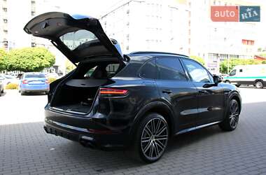 Позашляховик / Кросовер Porsche Cayenne 2020 в 