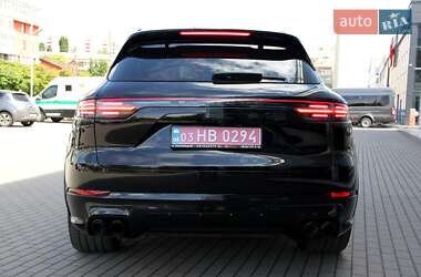Позашляховик / Кросовер Porsche Cayenne 2020 в 