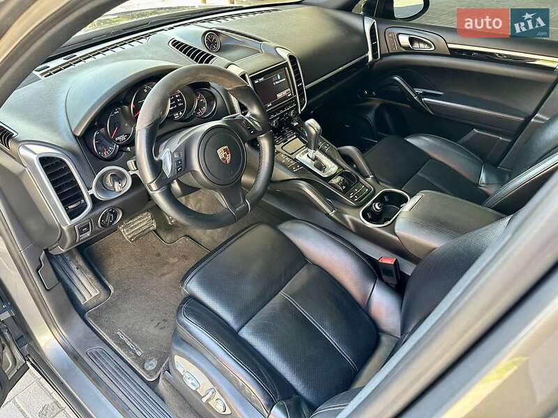 Позашляховик / Кросовер Porsche Cayenne 2013 в Дніпрі