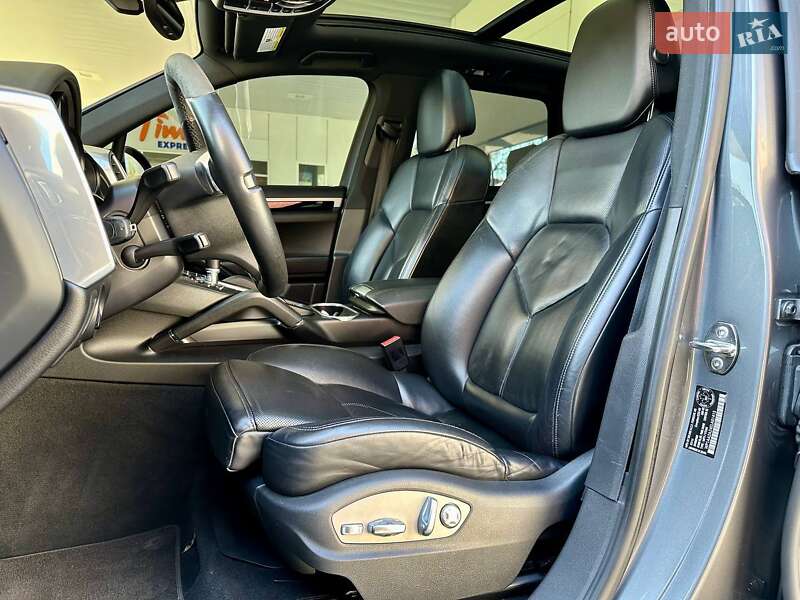 Позашляховик / Кросовер Porsche Cayenne 2013 в Дніпрі