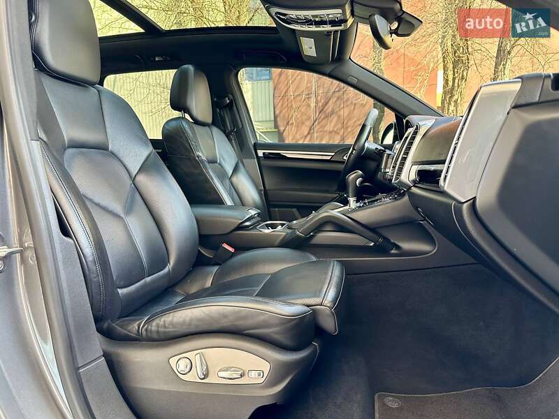 Позашляховик / Кросовер Porsche Cayenne 2013 в Дніпрі