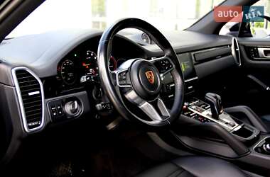 Позашляховик / Кросовер Porsche Cayenne 2020 в 