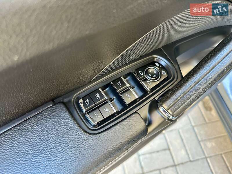 Позашляховик / Кросовер Porsche Cayenne 2013 в Дніпрі